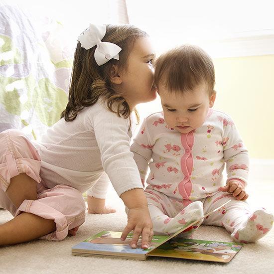 Babies Need Stimulation. Learn How Baby Signs Help With Eye Contact